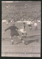 Fotografie Ansicht Wien, Fussballspiel Im Praterstadion  - Sporten