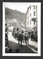 PHOTO ORIGINALE 6,5 X 9  - FETE - CORTEGE LOCALISATION VIANDEN GRAND RUE - LUXEMBOURG - B - Places