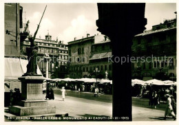 73163043 Verona Veneto Piazza Erbe E Monumento Ai Caduti Verona Veneto - Sonstige & Ohne Zuordnung