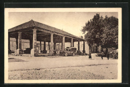 CPA Villefranche-du-Périgord, La Halle Et La Place Du Marche  - Autres & Non Classés