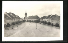 AK Mor. Budejovice, Strasse Am Hotel Komzak Und Kirche  - Czech Republic