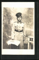 Foto-AK Frau In Uniform Mit Schirmmütze  - War 1914-18