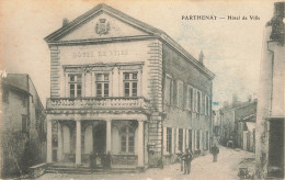 CPA Parthenay-Hôtel De Ville    L2903 - Parthenay