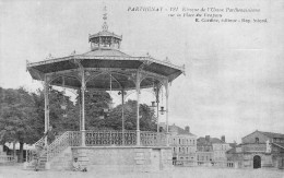 CPA Parthenay-Kiosque De L'Union Parthenaisienne Sur La Place Du Drapeau    L2903 - Parthenay