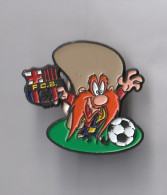 PIN'S   THEME SPORT FOOTBALL CLUB DE BARCELONE  EN ESPAGNE FCB  MASCOTTE - Football