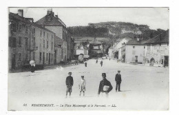 CPA ANIMEE REMIREMONT, ANIMATION SUR LA PLACE MAXONRUPT, LE PARMONT, VOSGES 88 - Remiremont