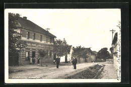 Foto-AK Dobrichov U Pecek, Strassenpartie Im Ort  - Czech Republic