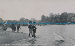 R049909 The Round Pond. South Kensington Gardens. London. The Star - Andere & Zonder Classificatie
