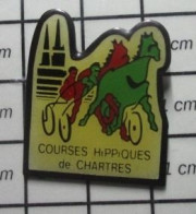 713c Pin's Pins / Beau Et Rare / SPORTS / CHEVAL TROTTEUR SULKY COURSES HIPPIQUES DE CHARTRES CATHEDRALE - Altri & Non Classificati