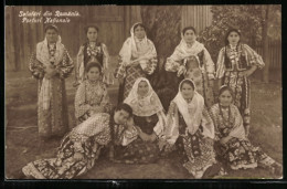 AK Frauen In Rumänischen Nationaltrachten Mit Kopftüchern  - Ohne Zuordnung