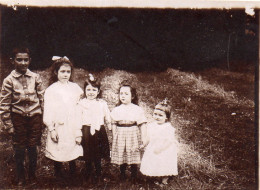 Photographie Photo Vintage Snapshot Enfant Groupe Mode Famille - Persone Anonimi