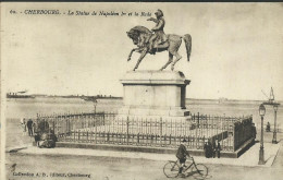 Cherbourg - La Statue De Napoléon 1er Et La Rade - (P) - Cherbourg