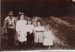 Photographie Photo Vintage Snapshot Enfant Groupe Mode Famille - Anonymous Persons