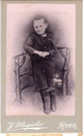 Photo CDV D'un Jeune Garcon  élégant Posant Dans Un Studio Photo A  Goes ( Pays-Bas ) - Alte (vor 1900)