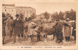 EN LIMOUSIN - A La Foire - Conclusion D'un Marché - Andere & Zonder Classificatie