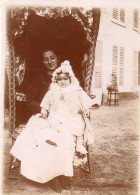 Photographie Photo Vintage Snapshot Enfant Bébé Fauteuil Rotin - Anonymous Persons