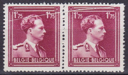 Belgique - Paire N°832 ** 1f75 Léopold III Col Ouvert - Curiosité: Pli Accordéon - Autres & Non Classés