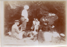 Photographie Photo Vintage Snapshot Bretagne Pic Nic Groupe Repas - Persone Anonimi