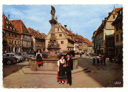 L'Alsace Pittoresque - Groupe D'Alsaciens Sur La Place Du Marché à Obernai - Personen