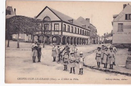 CREVECOEUR LE GRAND           Hotel De Ville       Enfants En Militaires - Crevecoeur Le Grand