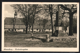 AK Ahrensburg / Holstein, Hindenburgplatz Mit Denkmal  - Ahrensburg