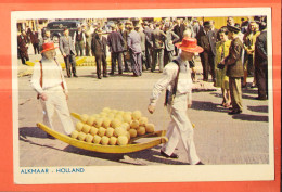 05906 / Etat Parfait ALKMAAR Noord-Holland Kaasmarkt Te Marché Fromage 1940s Kleurfoto Herman COHN Uit De MAGNEET - Alkmaar