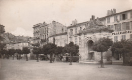 ROCHEFORT PLACE COLBERT LA FONTAINE 1952 CPSM 9X14 TBE - Rochefort