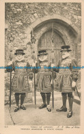 R050236 Tower Of London. Yeoman Warders In State Dress. H. M. Office Of Works. H - Other & Unclassified