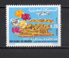 MAROC N°  678   NEUF SANS CHARNIERE  COTE  0.80€     FETE DES ROSES - Marocco (1956-...)