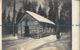 R051511 Old Postcard. House In Snow - World