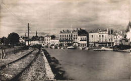 33 BLAYE LES QUAIS A MAREE HAUTE - Blaye