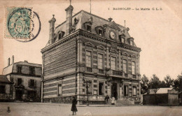 N°2370 W -cpa Chaleaux -mairie Et école- - Autres & Non Classés