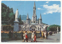 CSPM Dentelée 10.5 X 15 Hautes Pyrénées LOURDES  La Vierge Couronnée Et La Basilique - Lourdes