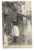 INONDATIONS DE PARIS - Rue Saint Charles - Marchande De Légumes - Paris (15)