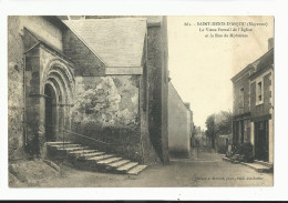 Mayenne , Saint Denis D'anjou , Vieux Portail De L'église Et La Rue De Morannes - Autres & Non Classés