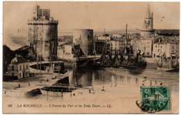 Charentes  Maritime , La Rochelle , L'entré Du Port Et Les Trois Tours - La Rochelle
