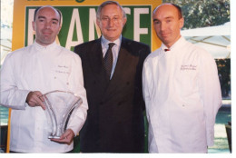 GAULT  Et MILLAU 1998 /  LES CHEFS AU PAVILLON  LEDOYEN  JACQUES ET LAURENT POURCEL  Et MARIE NOEL VIGIER - Persone Identificate