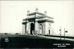 INDIA - GATEWAY OF INDIA - BOMBAY  - RPPC POSTCARD - MAILED 1959 / STAMPS (18376) - Indien