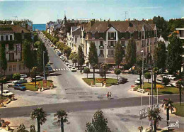 44 - La Baule - La Place Des Palmiers Et L'avenue Lajarrige - Automobiles - CPM - Voir Scans Recto-Verso - La Baule-Escoublac