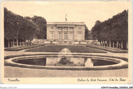 AJNP3-78-0323 - VERSAILLES - Palais De Petit Trianon - Côté Du Parc - Versailles (Schloß)