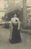 Carte Photo Portrait  Jeune Femme Et Son Parapluie RV - Photographie