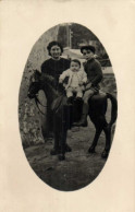 Carte Photo Médailon Enfants Sur Un Cheval  De Bois Leur Mère Derrière RV - Photographs