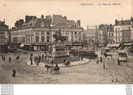 D45  ORLEANS  La Place Du Martroi   ..... - Orleans