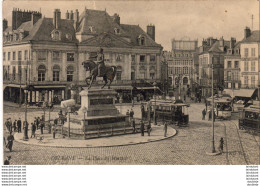 D45  ORLEANS  La Place Du Martroi  ..... - Orleans