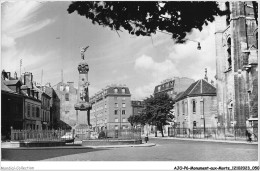 AJOP6-0534 - MONUMENT-AUX-MORTS - Vitry - Le Monuments Aux Morts - Oorlogsmonumenten