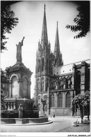 AJPP4-63-0478 -  L'AUVERGNE - CLERMONT-FERRAND - Place De La Victoire - Monument Urbain II Et La Cathedrale - Clermont Ferrand