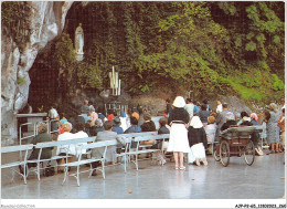 AJPP2-65-0285 - LOURDES - La Grotte De Massabielle - Lourdes