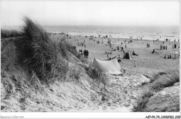 AJPP6-80-0643 - LA MOLLIERE - Les Dunes Et La Plage - Autres & Non Classés