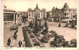 CPA Carte Postale France  Vichy  Esplanade De L'Hôtel De Ville 1933 VM80545 - Vichy