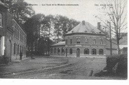 Taintegnies  La Place Et La Maison Communale - Brunehaut